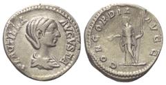 Roman Imperial Coinage Plautilla (gest. 211 n. Chr.). Denar (Silber). 202 n. Chr. (unter Septimius Severus). Rom. Vs: PLAVTILLA AVGVSTA. Drapierte Büste rechts. Rs: CONCORDIA AVGG. Concordia mit Pater