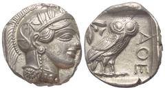 Griechische Münzen Attika. Athen. Tetradrachme (Silber). Ca. 454 - 404 v. Chr. Vs: Kopf der Athena mit ölzweiggeschmücktem attischem Helm, Ohranhänger und Halskette rechts. Rs: Eule nach rechts stehen