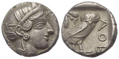 Griechische Münzen Attika. Athen. Tetradrachme (Silber). Ca. 454 - 404 v. Chr. Vs: Kopf der Athena mit ölzweiggeschmücktem attischem Helm, Ohranhänger und Halskette rechts. Rs: Eule nach rechts stehen