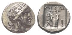 Griechische Münzen Lykien. Lykischer Bund. Drachme (Silber). Ca. 100 - 88 v. Chr. Limyra. Vs: Kopf des Apollon mit Lorbeerkranz und Köcher mit Bogen über der Schulter rechts. Rs: Kithara, darüber Ethn
