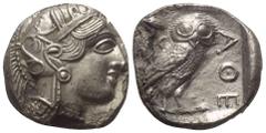 Greek Attika. Athen. Tetradrachme (Silber). Ca. 454 - 404 v. Chr. Vs: Kopf der Athena mit ölzweiggeschmücktem attischem Helm, Ohranhänger und Halskette rechts. Rs: Eule nach rechts stehend, Kopf en fa