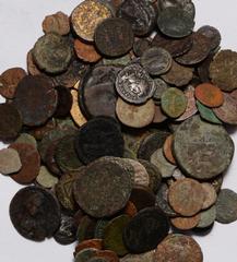 Ancient Coins Roman and other (lot) An accumulation of Ancient Aes generally as found, poor to fair (lot)